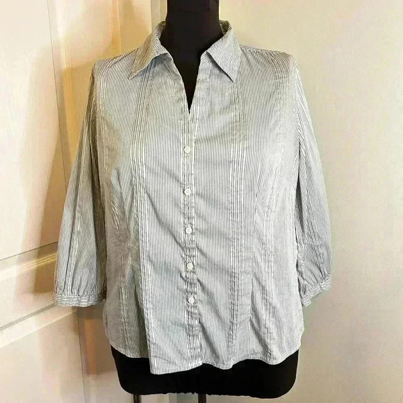 Talbots Vintage Womens Petite M Stretch Blue Stripe Button 3/4 Sleeve Blouse EUC - Picture 1 of 9